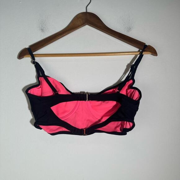 Embroidered Black Crop Top - Picture 3 of 4